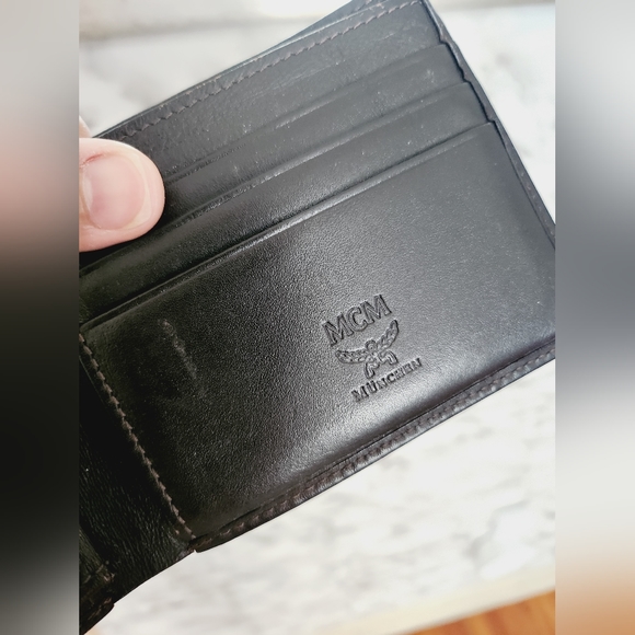 Sold!Original MCM men's wallet - Picture 9 of 9